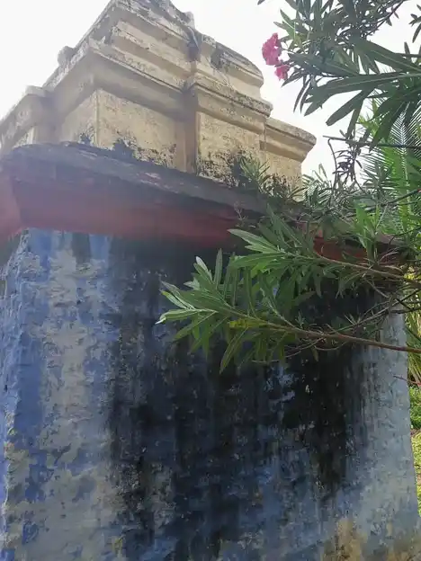 Arulmigu Perumal Temple, Periyakaradiur, Karadiur Veramalai - 635204 Arulmigu Perumal Temple, பெரியகரடியூர், கரடியூர் - 635204, Krishnagiri - Ancient Temple Architecture and History Image 7