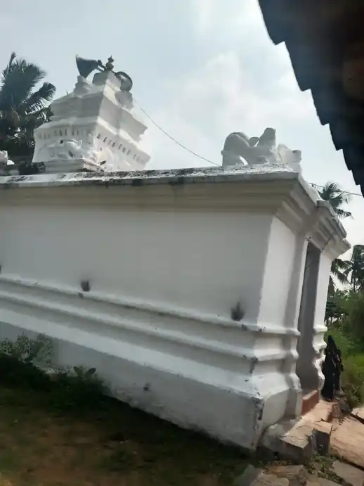 Arulmigu Perumal Temple, Pochamappli, Maylampatti - 635206 அருள்மிகு பெருமாள் திருக்கோயில், போச்சம்பள்ளி, மயிலம்பட்டி வடமலம்பட்டி - 635206, Krishnagiri - Ancient Temple Architecture and History Image 3