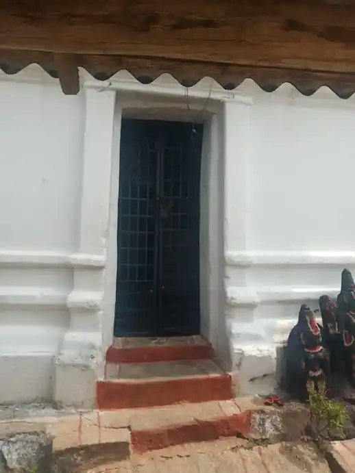 Arulmigu Perumal Temple, Pochamappli, Maylampatti - 635206 அருள்மிகு பெருமாள் திருக்கோயில், போச்சம்பள்ளி, மயிலம்பட்டி வடமலம்பட்டி - 635206, Krishnagiri - Ancient Temple Architecture and History Image 4