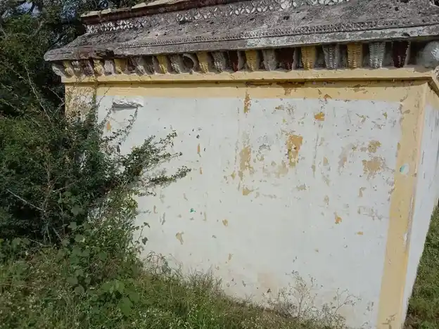 Arulmigu Perumal Temple, Pokkampatti - 635206 அருள்மிகு பெருமாள் திருக்கோயில், போக்கம்படி - 635206, Krishnagiri - Ancient Temple Architecture and History Image 3