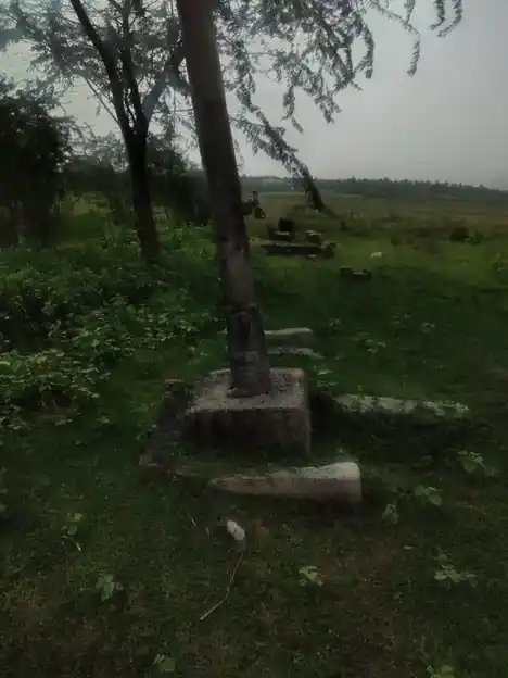 Arulmigu Perumal Temple, Puliyakavyndanpatti - 625706 அருள்மிகு பெருமாள் திருக்கோயில், Puliyakavyndanpatti - 625706, Madurai - Ancient Temple Architecture and History Image 4