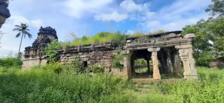 Arulmigu Perumal Temple, Rajakkapatti - 625503 அருள்மிகு பெருமாள் திருக்கோயில், Rajakkapatti, Rajakkapatti - 625503, Madurai - Ancient Temple Architecture and History Image 2
