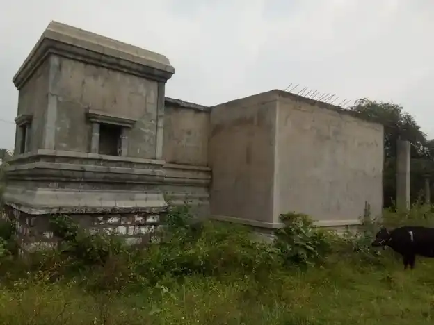 Arulmigu Perumal Temple, Renganvalasu, Harur - 636903 அருள்மிகு பெருமாள் திருக்கோயில், Renganvalasu, Harur - 636903, Dharmapuri - Ancient Temple Architecture and History Image 2