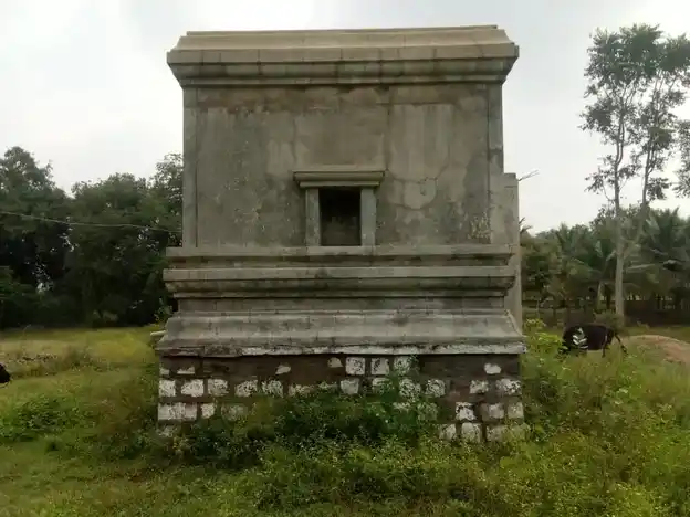 Arulmigu Perumal Temple, Renganvalasu, Harur - 636903 அருள்மிகு பெருமாள் திருக்கோயில், Renganvalasu, Harur - 636903, Dharmapuri - Ancient Temple Architecture and History Image 4