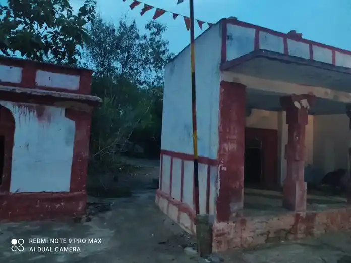 Arulmigu Perumal Temple, Sakilipatti - 625021 பெருமாள் கோயில், Sakilipatti - 625021, Madurai - Ancient Temple Architecture and History Image 2