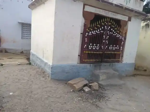 Arulmigu Perumal Temple, Sithalai - 625706 அருள்மிகு பெருமாள் திருக்கோயில், Sithalai - 625706, Madurai - Ancient Temple Architecture and History Image 3