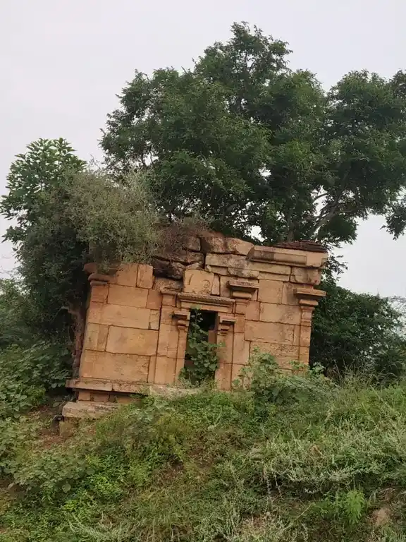 Arulmigu Perumal Temple, Sithampour - 621204 Arulmigu perumal Temple, Sithampour - 621204, Thiruchirappalli - Ancient Temple Architecture and History Image 2