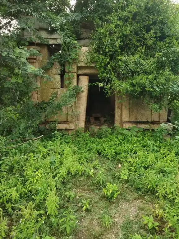 Arulmigu Perumal Temple, Sithampour - 621204 Arulmigu perumal Temple, Sithampour - 621204, Thiruchirappalli - Ancient Temple Architecture and History Image 4