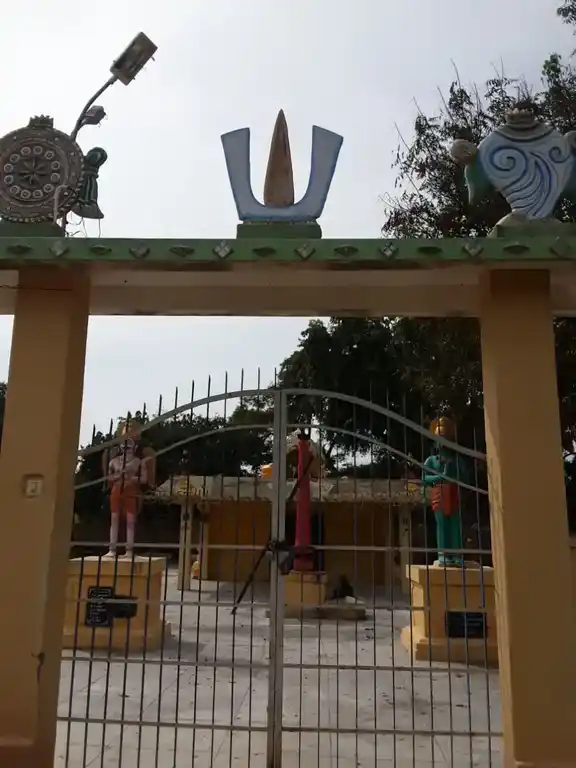 Arulmigu Perumal Temple, Thandakuppam - 635305 அருள்மிகு பெருமாள் திருக்கோயில், தண்டகுப்பம் - 635305, Dharmapuri - Ancient Temple Architecture and History Image 3