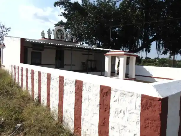 Arulmigu Perumal Temple, Thandukaranpalayam - 641655 அருள்மிகு பெருமாள் திருக்கோயில், Thandukaranpalayam - 641655, Tiruppur - Ancient Temple Architecture and History Image 2