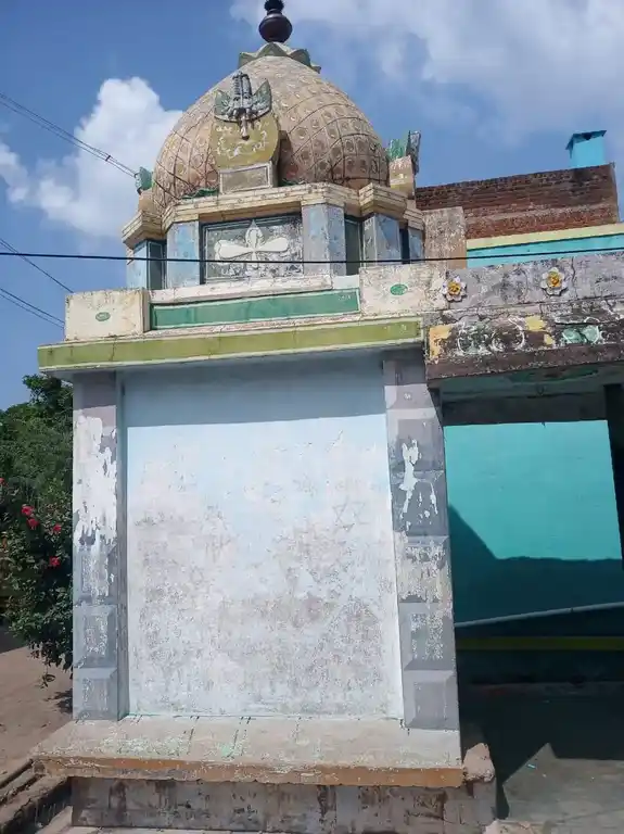 Arulmigu Perumal Temple, Thimmarasanayakanur - 625536 அருள்மிகு பெருமாள் திருக்கோயில், Thimmarasanayakanur - 625536, Theni - Ancient Temple Architecture and History Image 2