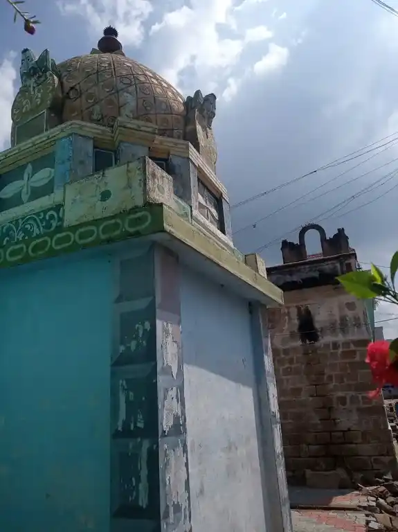 Arulmigu Perumal Temple, Thimmarasanayakanur - 625536 அருள்மிகு பெருமாள் திருக்கோயில், Thimmarasanayakanur - 625536, Theni - Ancient Temple Architecture and History Image 3