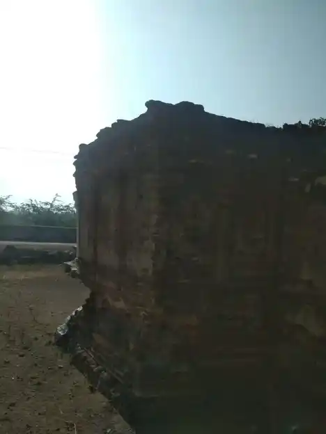 Arulmigu Perumal Temple, Thiriyalam - 635851 அருள்மிகு பெருமாள் திருக்கோயில், திரியாலம் - 635851, Thirupathur - Ancient Temple Architecture and History Image 3