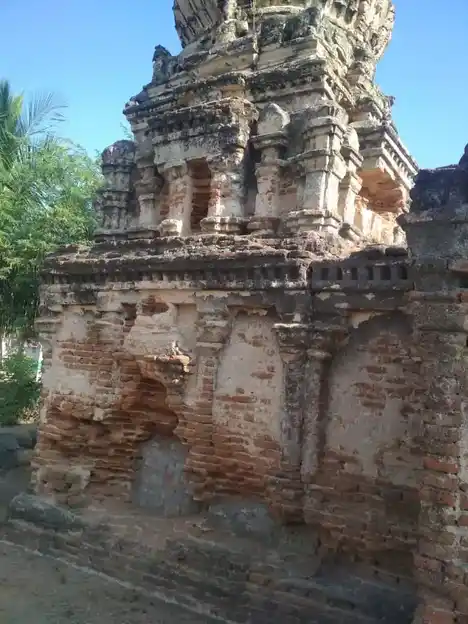 Arulmigu Perumal Temple, Thiriyalam - 635851 அருள்மிகு பெருமாள் திருக்கோயில், திரியாலம் - 635851, Thirupathur - Ancient Temple Architecture and History Image 4