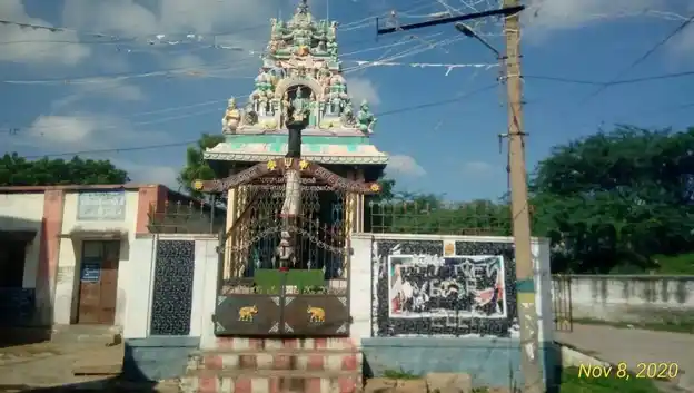 Arulmigu Perumal Temple, Thumbakulam - 625706 Arulmigu Perumal Temple, Thumbakulam - 625706, Madurai - Ancient Temple Architecture and History Image 2