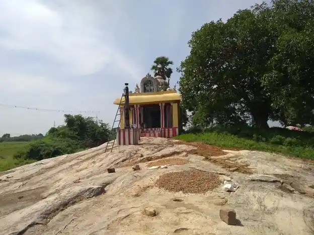 Arulmigu Perumal Temple, Urandaurappanur - 625626 அருள்மிகு பெருமாள் திருக்கோயில், Urandaurappanur - 625626, Madurai - Ancient Temple Architecture and History Image 7