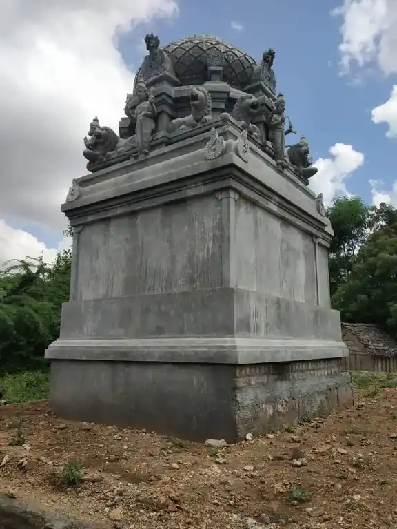Arulmigu Perumal Temple, Vadakkupudur - 638154 அருள்மிகு பெருமாள் திருக்கோயில், பாசுர், Vadakkupudur - 638154, Erode - Ancient Temple Architecture and History Image 3