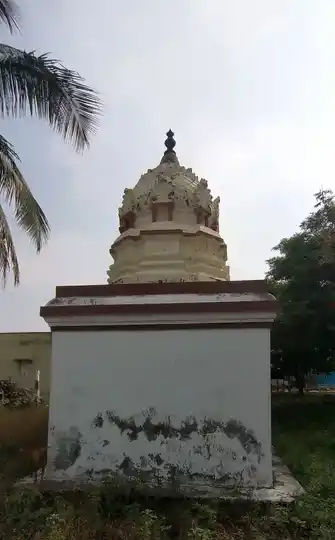 Arulmigu Perumal Temple, Vadaputhinatham - 642205 அருள்மிகு பெருமாள் திருக்கோயில், Vadaputhinatham - 642205, Tiruppur - Ancient Temple Architecture and History Image 2