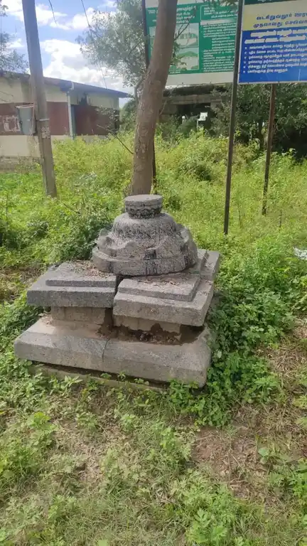 Arulmigu Perumal Temple, Vadasiruvalur - 604207 அருள்மிகு பெருமாள் திருக்கோயில், Vadasiruvalur - 604207, Viluppuram - Ancient Temple Architecture and History Image 2