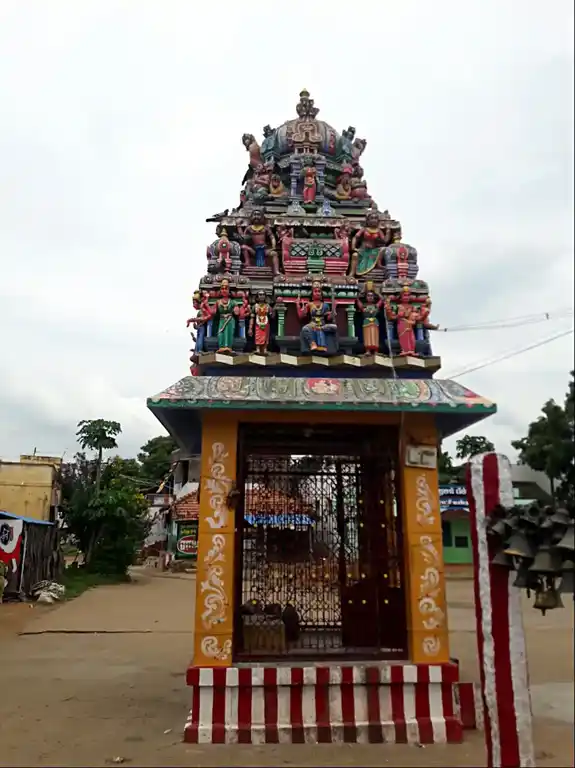 Arulmigu Perumal Temple, Vavidaimaruthur - 625501 அருள்மிகு பெருமாள் திருக்கோயில், Vavidaimaruthur - 625501, Madurai - Ancient Temple Architecture and History Image 2