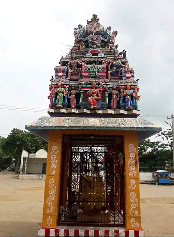 Arulmigu Perumal Temple, Vavidaimaruthur - 625501 அருள்மிகு பெருமாள் திருக்கோயில், Vavidaimaruthur - 625501, Madurai - Ancient Temple Architecture and History Image 3