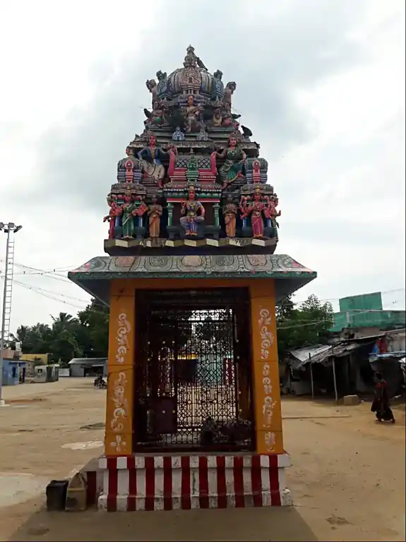Arulmigu Perumal Temple, Vavidaimaruthur - 625501 அருள்மிகு பெருமாள் திருக்கோயில், Vavidaimaruthur - 625501, Madurai - Ancient Temple Architecture and History Image 4
