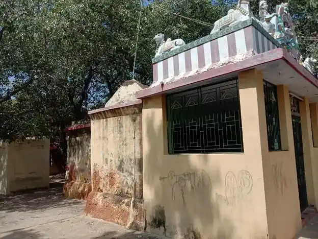 Arulmigu Perumal Temple, Vedarpuliyankulam - 625006