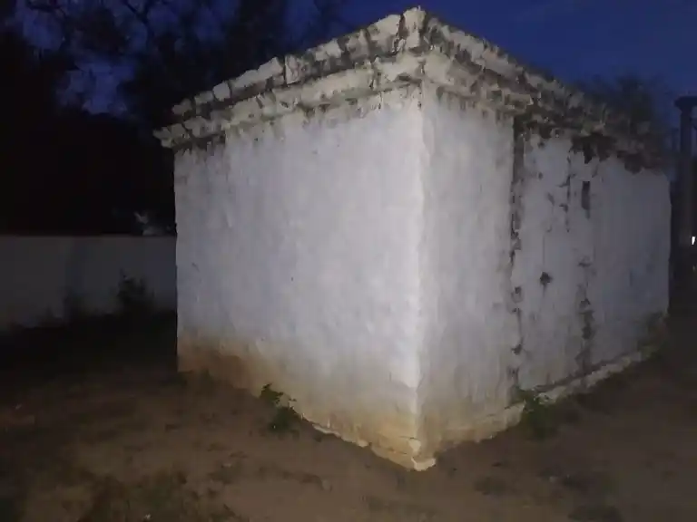 Arulmigu Perumal Temple, Vengilikanappali, Bellarampalli - 635122 அருள்மிகு பெருமாள் திருக்கோயில், வெங்கிலிகானப்பள்ளி - 635122, Krishnagiri - Ancient Temple Architecture and History Image 4