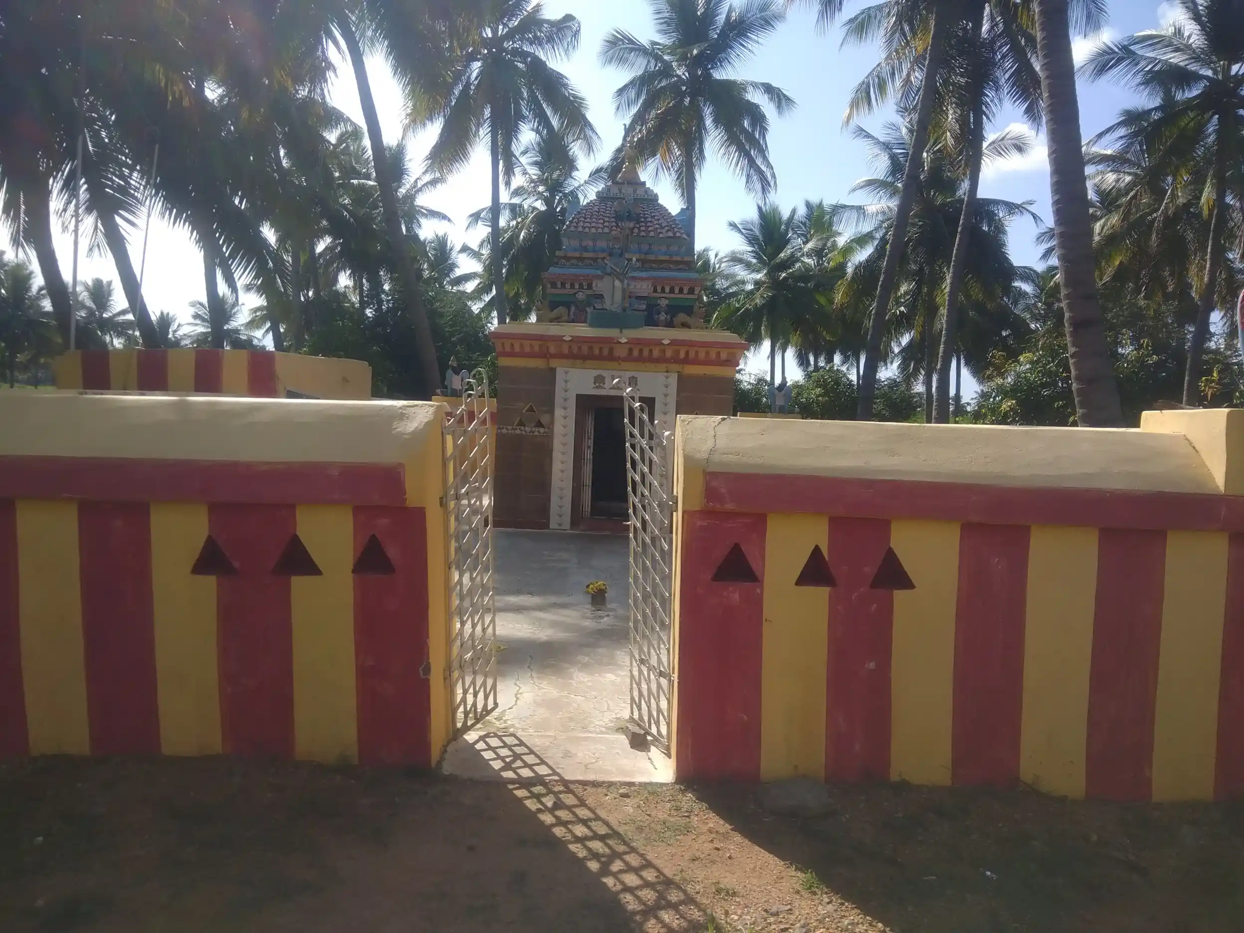 Arulmigu Perumal Temple, Vishamangalam - 635652 அருள்மிகு பெருமாள் திருக்கோயில், விஷமங்கலம் - 635652, Thirupathur - Ancient Temple Architecture and History Image 2