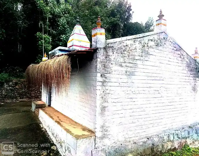 Arulmigu Perumalsamy Temple, Keel Solakkadu, Valavanthi Nadu - 637411 அருள்மிகு பெருமாள்சாமி திருக்கோயில், கீழ் சோளக்காடு, Valavanthi Nadu - 637411, Namakkal - Ancient Temple Architecture and History Image 5