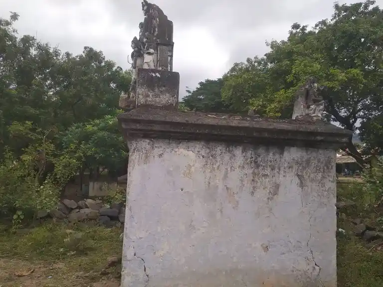 Arulmigu Perumalswamy Temple, Sirenahalli - 636808 அருள்மிகு பெருமாள் சாமி திருக்கோயில், Sirenahalli - 636808, Dharmapuri - Ancient Temple Architecture and History Image 4