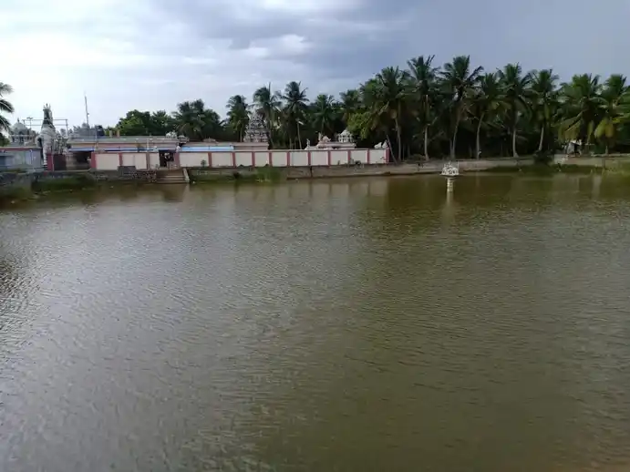 Arulmigu Perungaraiyadi Minda Ayyanar Temple, Kulamangalam, Kulamangalam - 614624 அருள்மிகு பெருங்காரையடி மீண்ட அய்யனார் திருக்கோயில், குளமங்கலம், ஆலங்குடி வட்டம் - 614624, Pudukkottai - Ancient Temple Architecture and History Image 2