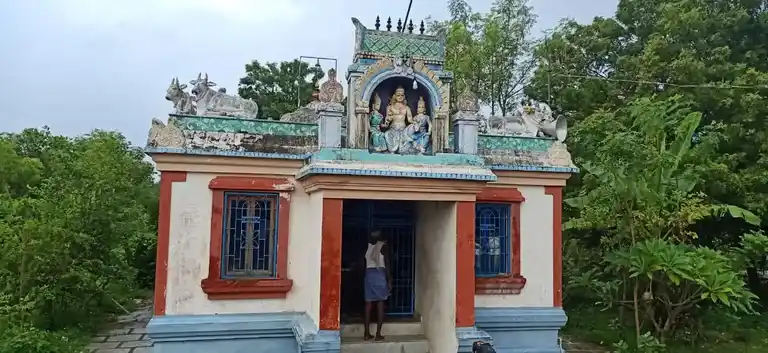 Arulmigu Peruvalikathaayyanar Temple, Anumanallur - 612301 அருள்மிகு பெருவழிகாத்த அய்யனார் திருக்கோயில், Anumanallur - 612301, Thanjavur - Ancient Temple Architecture and History Image 8