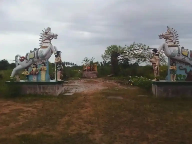 Arulmigu Pethakkudi Ayyanar Temple, Vellakkudi - 622002 அருள்மிகு பெத்தக்குடி அய்யனார் திருக்கோயில், Vellakkudi - 622002, Pudukkottai - Ancient Temple Architecture and History Image 3
