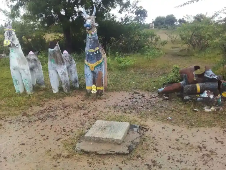 Arulmigu Pethakkudi Ayyanar Temple, Vellakkudi - 622002 அருள்மிகு பெத்தக்குடி அய்யனார் திருக்கோயில், Vellakkudi - 622002, Pudukkottai - Ancient Temple Architecture and History Image 4