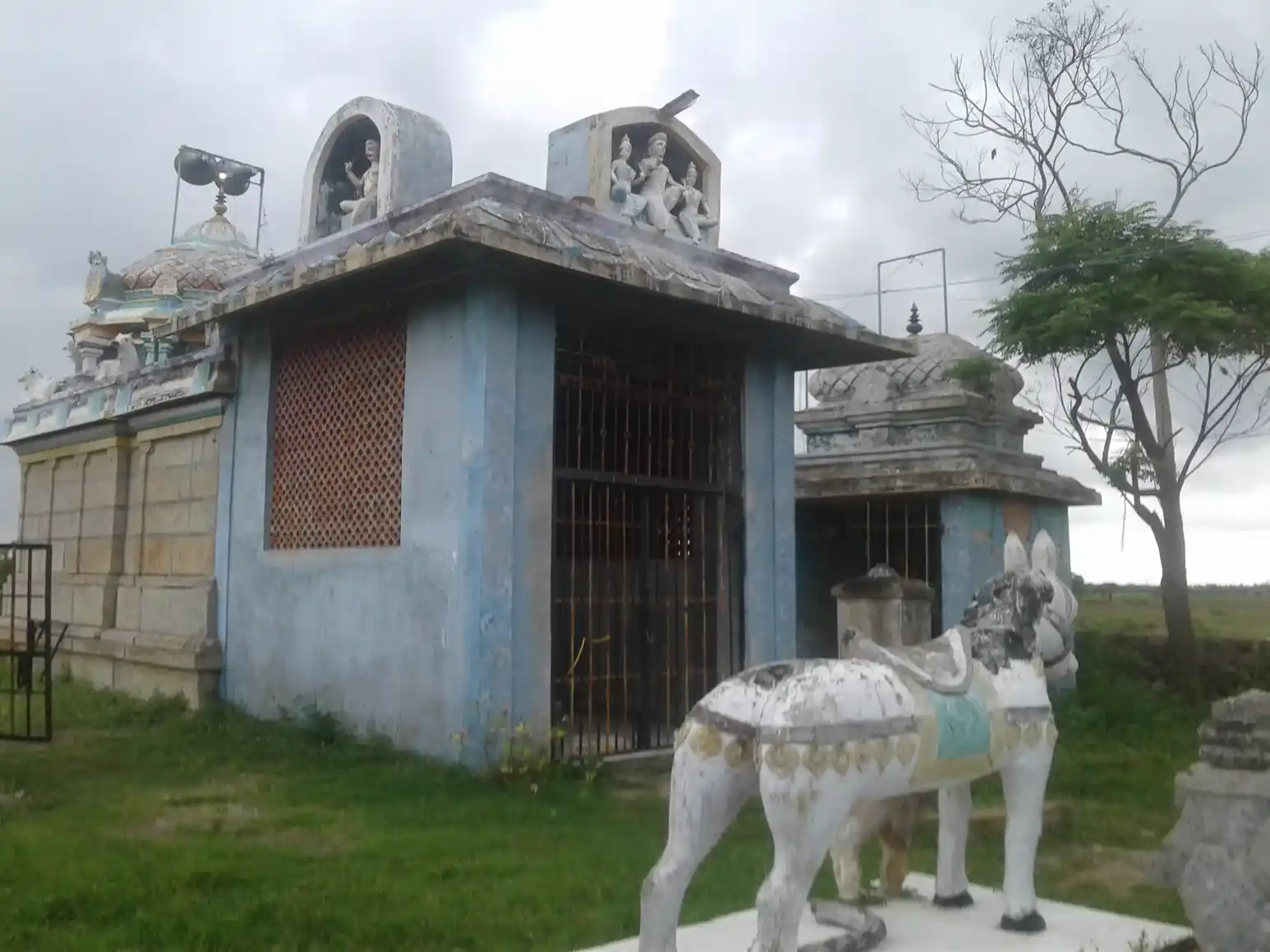 Arulmigu Pethamadai Ayyanar Temple, Kudinmmeli - 611104 அருள்மிகு பெத்தமடை அய்யனார் திருக்கோயில், Kudinmmeli - 611104, Nagapattinam - Ancient Temple Architecture and History Image 3