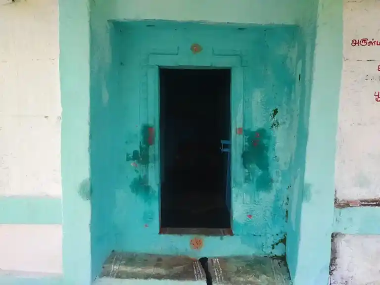 Arulmigu Petrayaswamy Temple, B.S.Thimmasandiram - 635105 Arulmigu Petrayaswamy Temple, B.S.Thimmasandiram - 635105, Krishnagiri - Ancient Temple Architecture and History Image 2