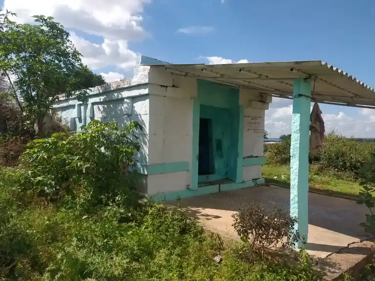 Arulmigu Petrayaswamy Temple, B.S.Thimmasandiram - 635105 Arulmigu Petrayaswamy Temple, B.S.Thimmasandiram - 635105, Krishnagiri - Ancient Temple Architecture and History Image 3