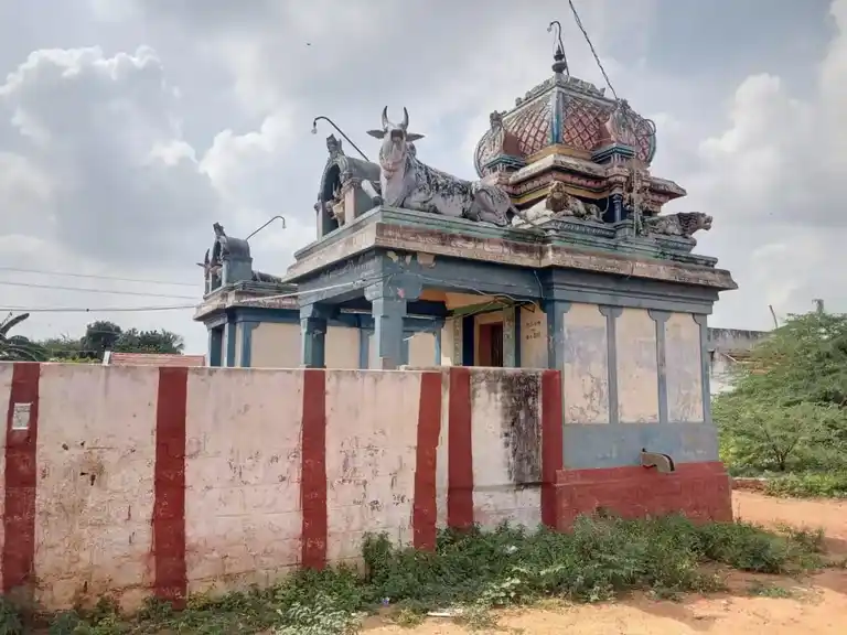 Arulmigu Pidaari Azhagu Naacchiyamman Temple, Udaiyaalipatti - 622502 அருள்மிகு பிடாரி அழகுநாச்சியம்மன் திருக்கோயில், Udaiyaalipatti - 622502, Pudukkottai - Ancient Temple Architecture and History Image 3