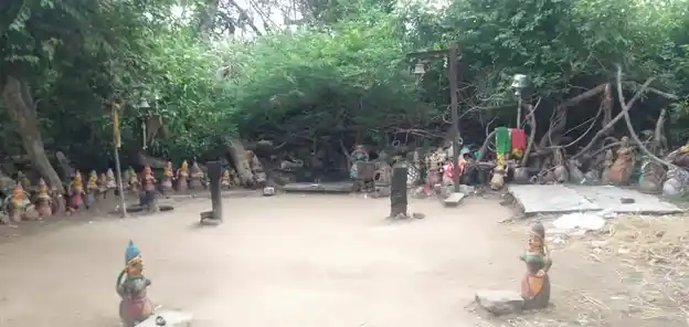 Arulmigu Pidaari Temple, Raajagiri - 621316 அருள்மிகு பிடாரி திருக்கோயில், Raajagiri - 621316, Pudukkottai - Ancient Temple Architecture and History Image 4