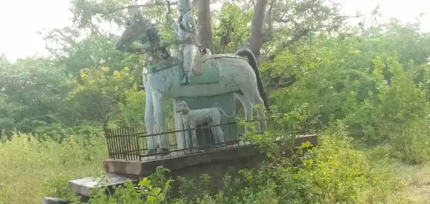 Arulmigu Pidaari Temple, Vellaalappatti - 622504 அருள்மிகு பிடாரி திருக்கோயில், Vellaalappatti - 622504, Pudukkottai - Ancient Temple Architecture and History Image 3