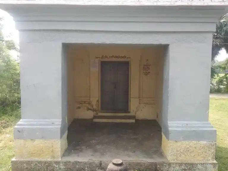 Arulmigu Pidaarimariyamman Temple, Thillaividangan - 609109 அருல்மிகு பிடாரியம்மன் திருக்கோயில், Sirkazhi - 609109, Mayiladuthurai - Ancient Temple Architecture and History Image 3