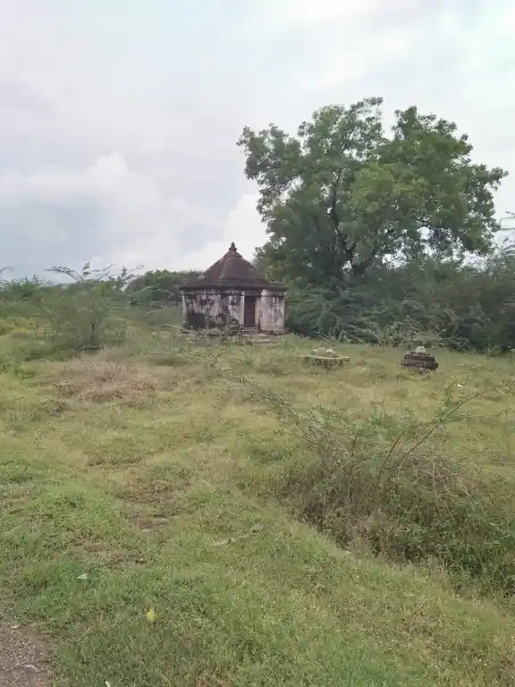 Arulmigu Pidaraiyar Temple, Mullayur - 621730 Arulmigu Pidaraiyar Temple,  - 621730, Ariyalur - Ancient Temple Architecture and History Image 2