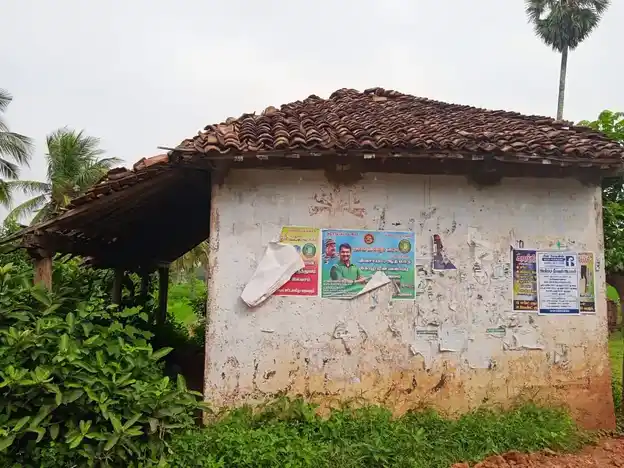 Arulmigu Pidari Amman Temple, Sembiyankomal - 609805 அருள்மிகு பிடாரியம்மன் திருக்கோயில், செம்பியன்கோமல் - 609805, Mayiladuthurai - Ancient Temple Architecture and History Image 3