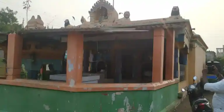 Arulmigu Pidari and Ettiyamman and Vasakottiyamman Temple, Erthangal - 632604 Temple