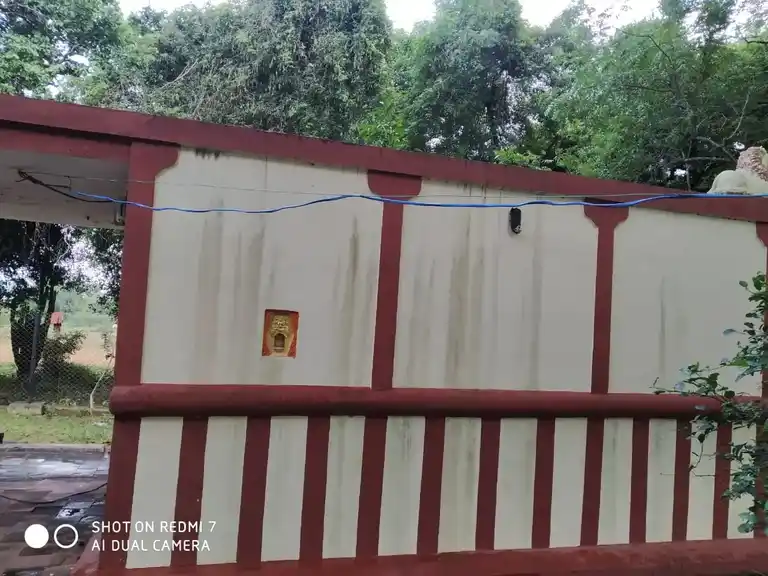 Arulmigu Pidari Anjathamman Temple, Pidari Anjathamman Templearea, Vembedu - 601204 அருள்மிகு பிடாரி அஞ்சாத்தம்மன் திருக்கோயில், Pidari Anjathamman Templearea, Vembedu - 601204, Tiruvallur - Ancient Temple Architecture and History Image 2