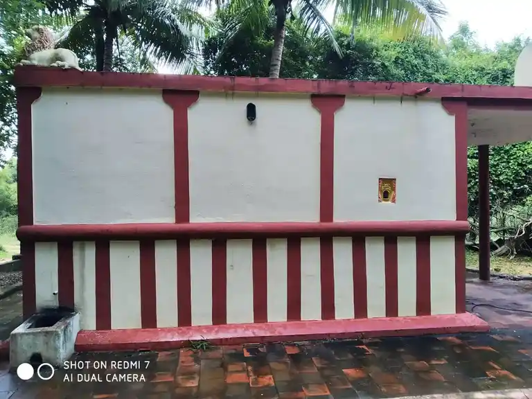 Arulmigu Pidari Anjathamman Temple, Pidari Anjathamman Templearea, Vembedu - 601204 அருள்மிகு பிடாரி அஞ்சாத்தம்மன் திருக்கோயில், Pidari Anjathamman Templearea, Vembedu - 601204, Tiruvallur - Ancient Temple Architecture and History Image 4