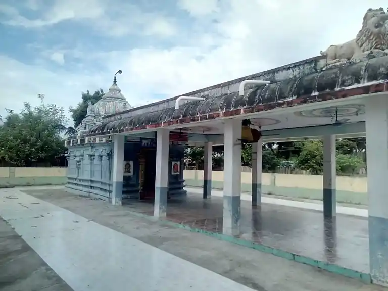 Arulmigu Pidari Ayyanar, Muthumariyamman Temple, Idaiyathimangalam - 614620 அருள்மிகு பிடாரி அய்யனார் திருக்கோயில், Idaiyathimangalam - 614620, Pudukkottai - Ancient Temple Architecture and History Image 2