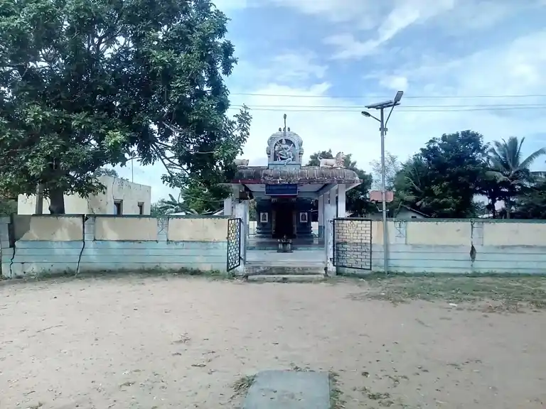 Arulmigu Pidari Ayyanar, Muthumariyamman Temple, Idaiyathimangalam - 614620 அருள்மிகு பிடாரி அய்யனார் திருக்கோயில், Idaiyathimangalam - 614620, Pudukkottai - Ancient Temple Architecture and History Image 3