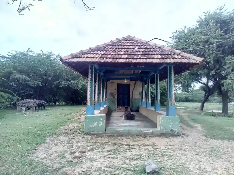 Arulmigu Pidari Ayyanar, Muthumariyamman Temple, Idaiyathimangalam - 614620 அருள்மிகு பிடாரி அய்யனார் திருக்கோயில், Idaiyathimangalam - 614620, Pudukkottai - Ancient Temple Architecture and History Image 7